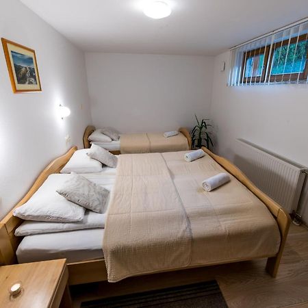 Zimzeleni Apartments 즈코르녜즈레쎄 외부 사진