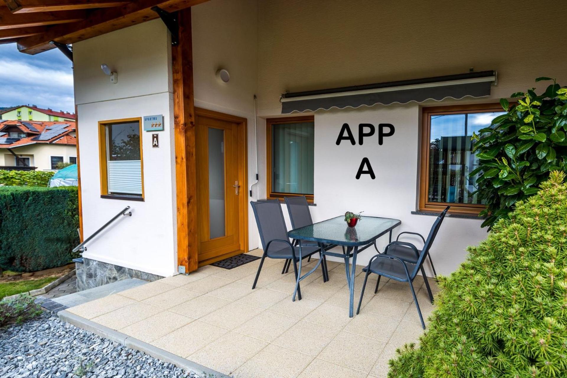 Zimzeleni Apartments 즈코르녜즈레쎄 외부 사진