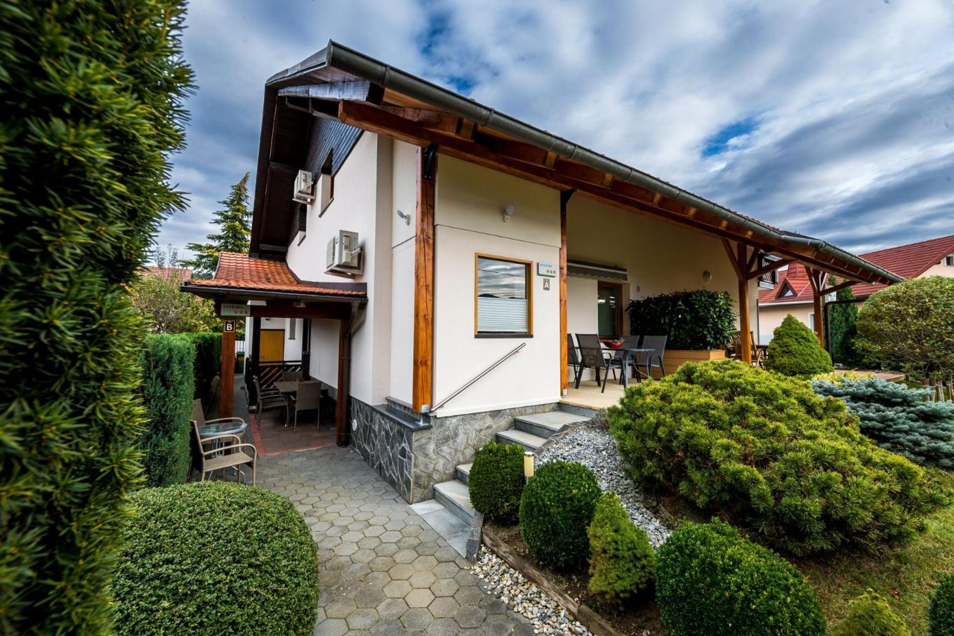 Zimzeleni Apartments 즈코르녜즈레쎄 외부 사진